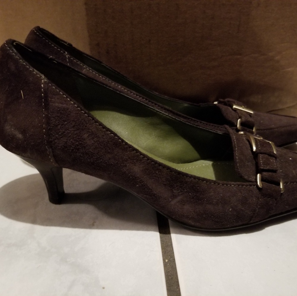 Ann Taylor Pumps - Picture 2 of 4